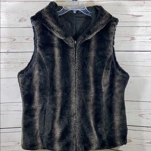 Reversible Black Fur-Lined Quilted Vest Sz L